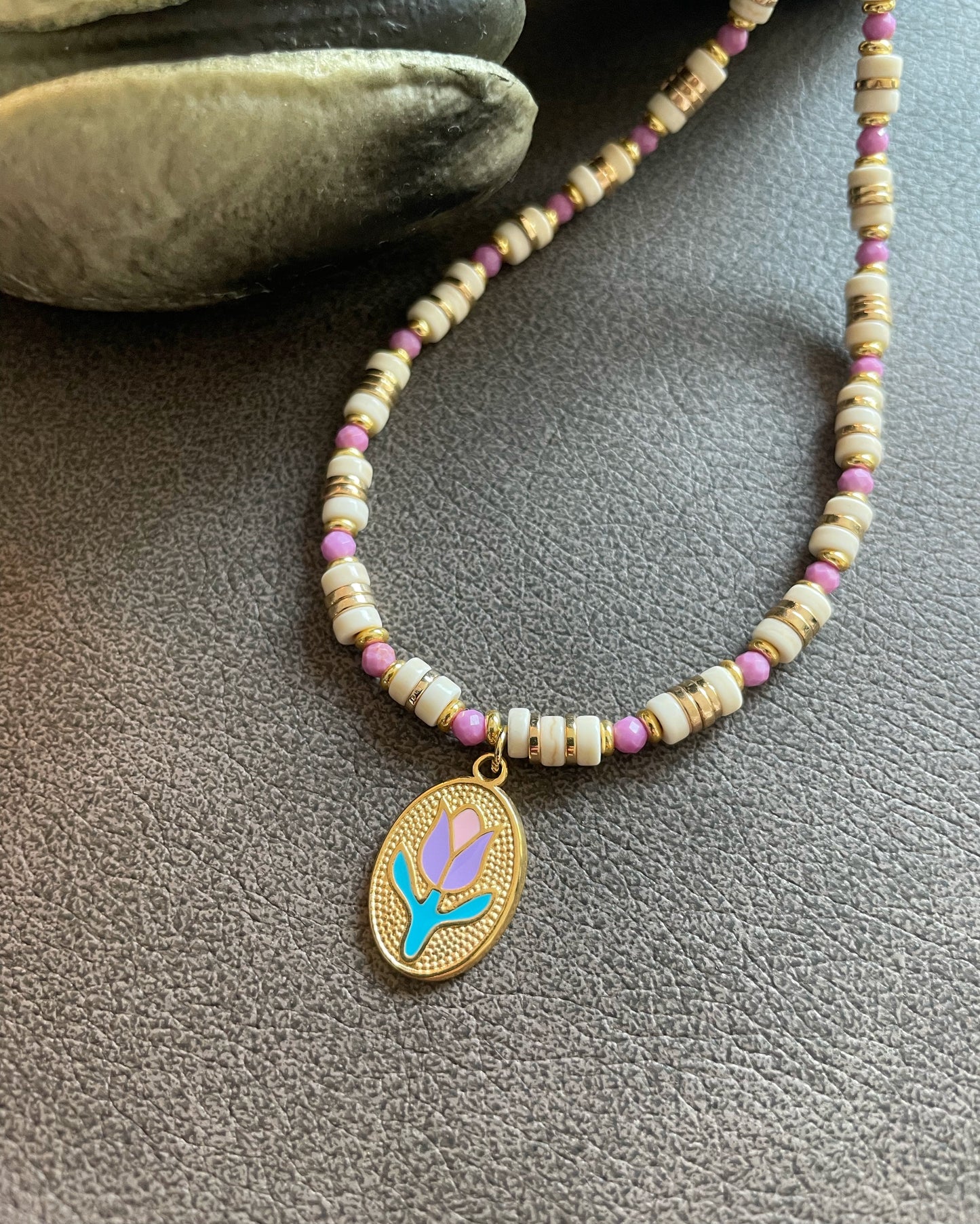 Necklace with tulip charm and Phosphosiderite beads – Bloom Tulip by Refla
