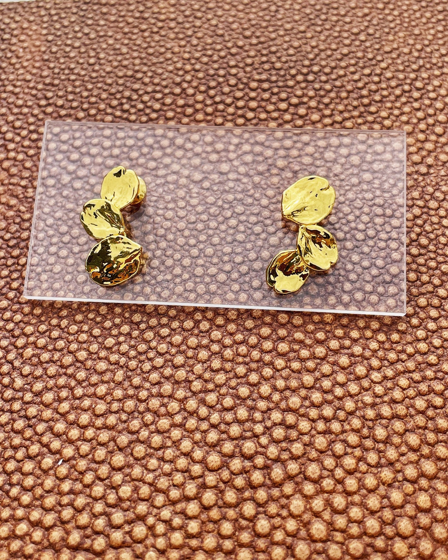 Tiny Leaf Earring
