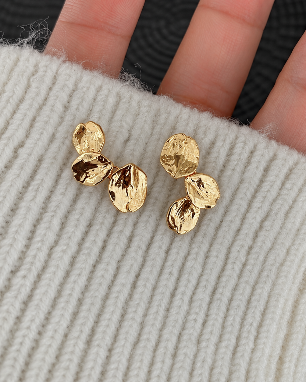 Tiny Leaf Earring