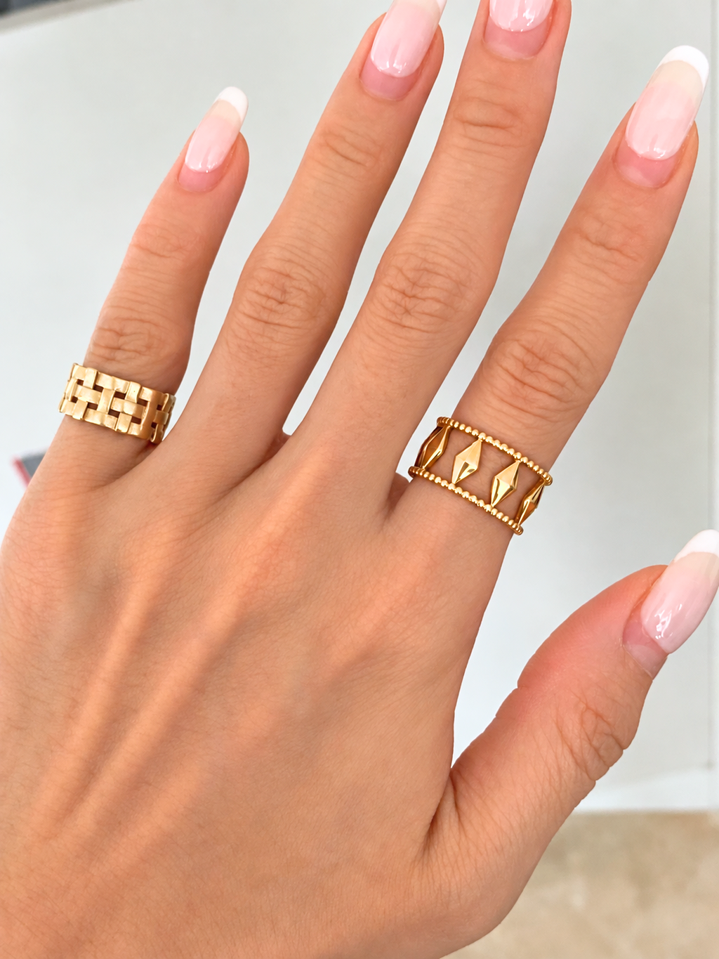 Harlequin Lattice Ring