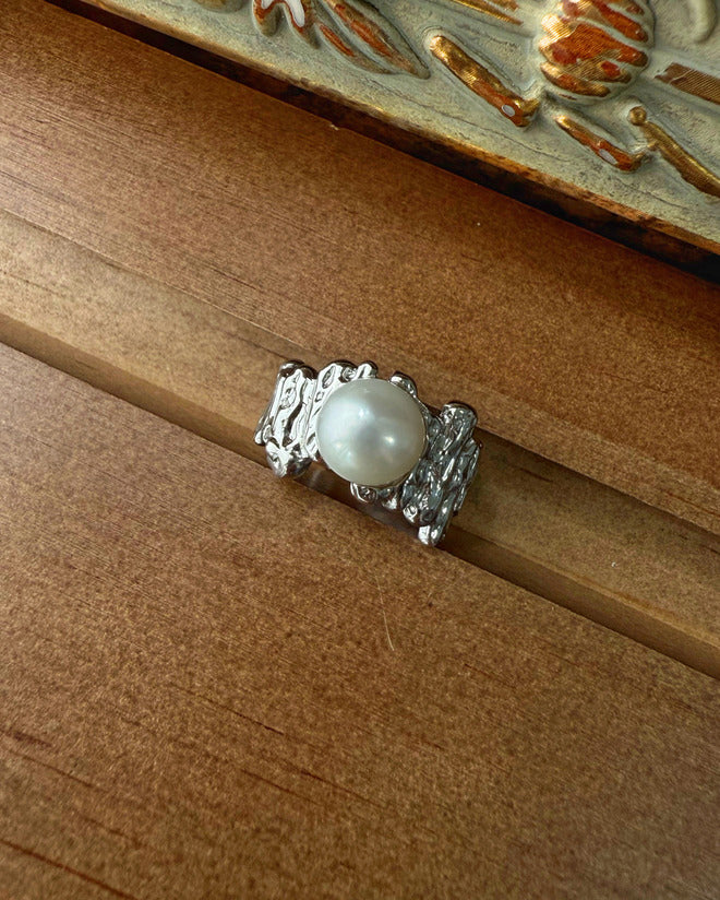 Lustrous Core Ring