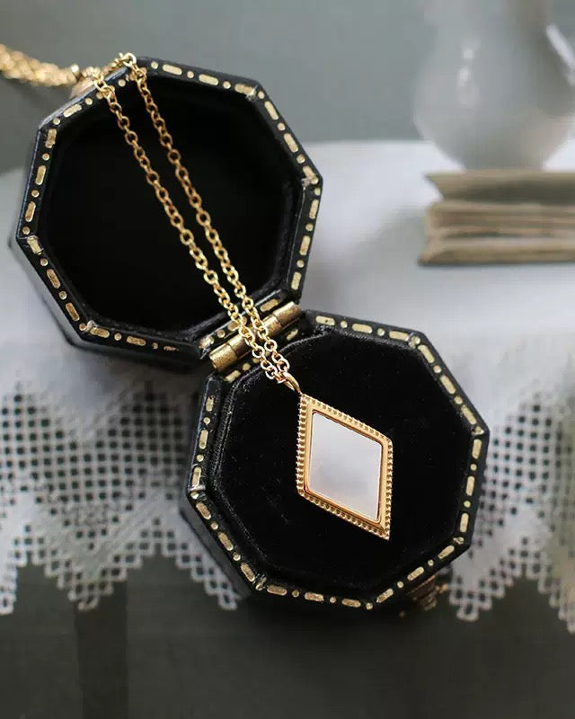 Mira Mother-of-Pearl Necklace