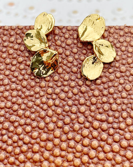 Tiny Leaf Earring
