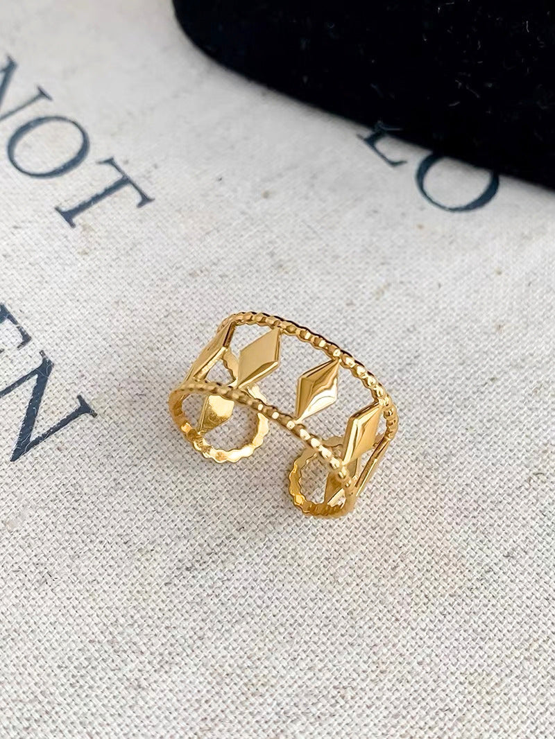 Harlequin Lattice Ring